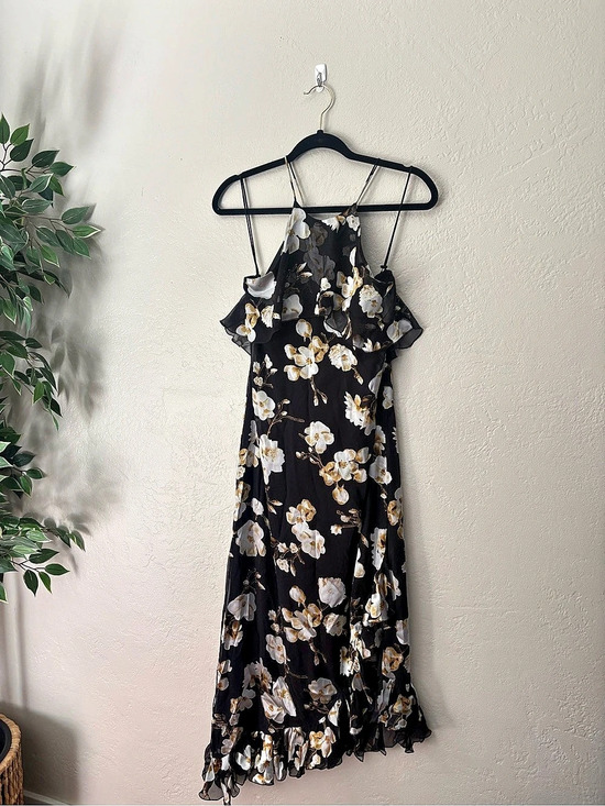 Alice + Olivia Dresses & Skirts - Alice + Olivia Floral Maxi Dress in Black & White Size 2 NWT